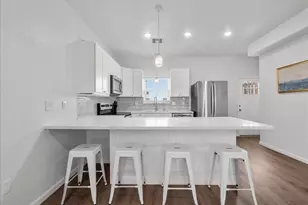 913 Bluewater Hwy, Surfside Beach, TX 77541 - Photo 9