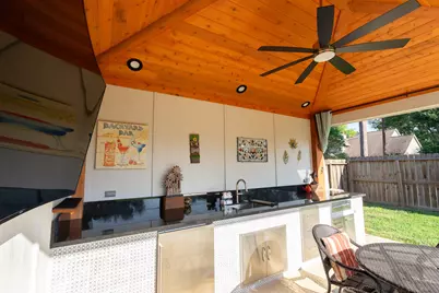 16039 Surrey Woods Drive, Friendswood, TX 77546 - Photo 27