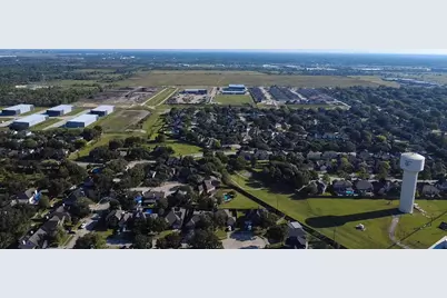 16039 Surrey Woods Drive, Friendswood, TX 77546 - Photo 23