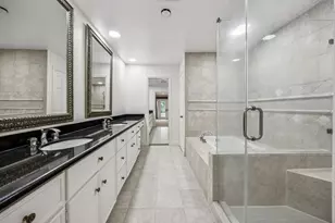 10103 Pine Forest Rd, Houston, TX 77042 - Photo 23