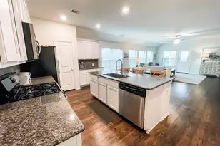 516 Fieldhaven Ct, La Marque, TX 77568 - Photo 5