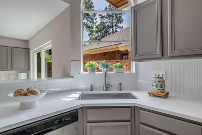 22 Cedar Chase Place, The Woodlands, TX 77381 - Photo 17