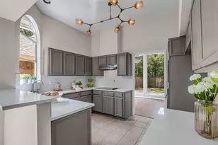 22 Cedar Chase Pl, The Woodlands, TX 77381 - Photo 13