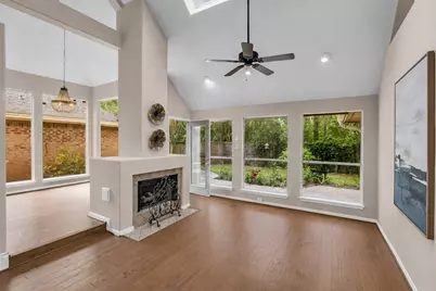 22 Cedar Chase Place, The Woodlands, TX 77381 - Photo 9