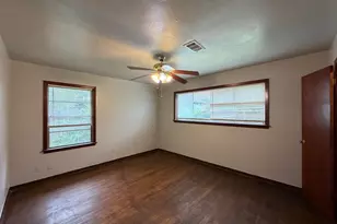 8806 Glenloch Dr, Houston, TX 77061 - Photo 15