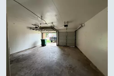 8806 Glenloch Drive, Houston, TX 77061 - Photo 25