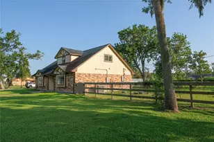 108 Otter Trail, Lake Jackson, TX 77566 - Photo 5