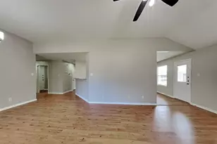 26912 Castlecliff Ln, Kingwood, TX 77339 - Photo 3