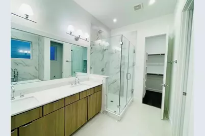 5855 Dolores Street, Houston, TX 77057 - Photo 9