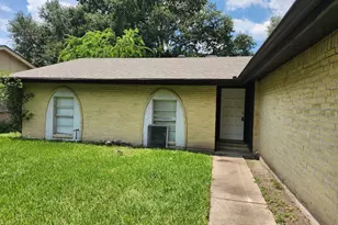 10534 Westedge Dr, Sugar Land, TX 77498 - Photo 5