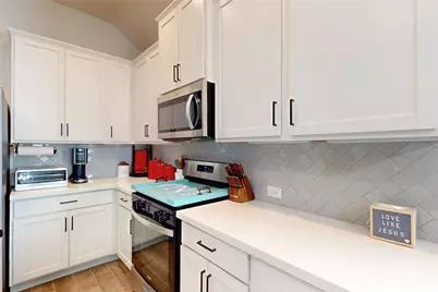 11206 Youngquist Drive, Mont Belvieu, TX 77535 - Photo 13