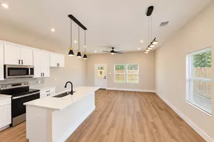 2413 Chew St, Houston, TX 77020 - Photo 9