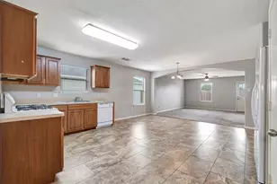 12319 Chute Forest Dr, Houston, TX 77014 - Photo 9