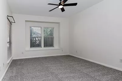 35 S Avonlea Circle, The Woodlands, TX 77382 - Photo 11