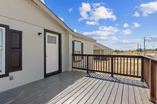 183 Altamira Ave, Elgin, TX 78621 - Photo 5