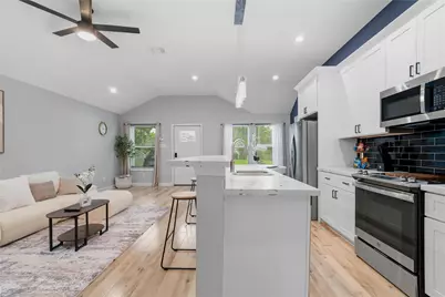 5202 Northridge Drive #A/B, Houston, TX 77033 - Photo 9