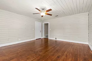409 E Austin St, Bellville, TX 77418 - Photo 3