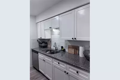 9700 Leawood Boulevard #1103, Houston, TX 77099 - Photo 7