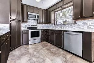 1220 Haley Pl, College Station, TX 77845 - Photo 5