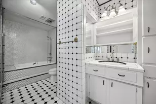 1120 E 7th 1/2 St, Houston, TX 77009 - Photo 13