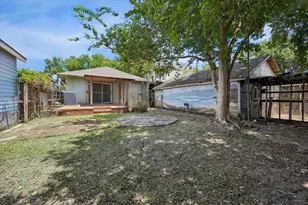 1120 E 7th 1/2 St, Houston, TX 77009 - Photo 17