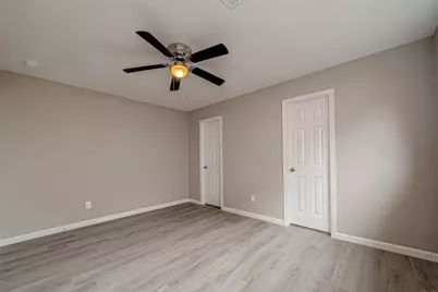 8619 Valley Meadow Drive, Houston, TX 77078 - Photo 29