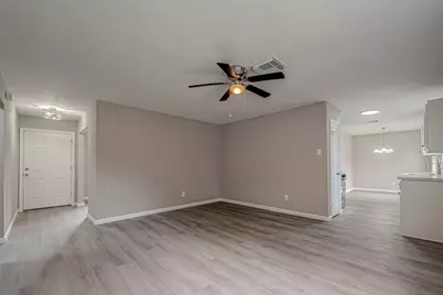 8619 Valley Meadow Drive, Houston, TX 77078 - Photo 17