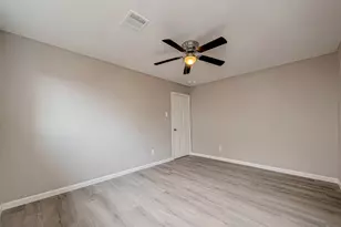 8619 Valley Meadow Dr, Houston, TX 77078 - Photo 31