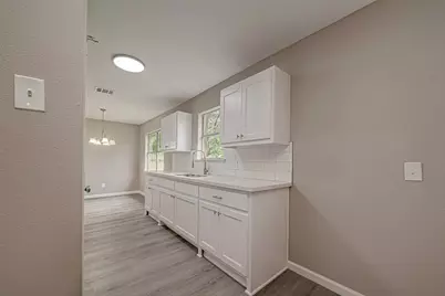 8619 Valley Meadow Drive, Houston, TX 77078 - Photo 19