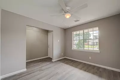 8619 Valley Meadow Drive, Houston, TX 77078 - Photo 11