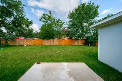8619 Valley Meadow Drive, Houston, TX 77078 - Photo 35