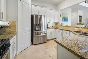 9516 Cedarpost Square St, Houston, TX 77055 - Photo 5