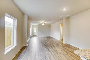 8206 Blooming Meadow Ln, Houston, TX 77016 - Photo 5