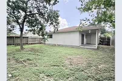 2612 4th Avenue N, Texas City, TX 77590 - Photo 5
