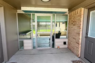 10503 Raydell Dr, Houston, TX 77031 - Photo 11