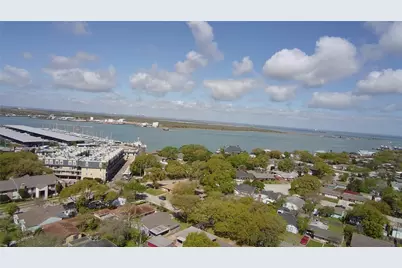 115 Marlin Avenue, Galveston, TX 77550 - Photo 31