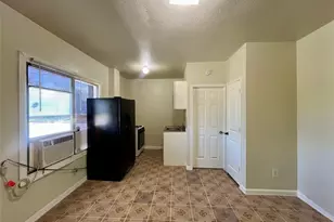 2705 Lorraine St, Houston, TX 77026 - Photo 7