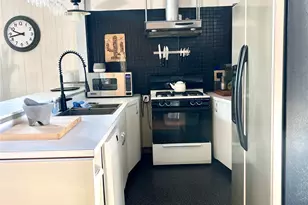 1614 Avenue K, Galveston, TX 77550 - Photo 17