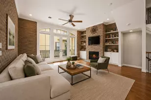 328 Bomar St, Houston, TX 77006 - Photo 9