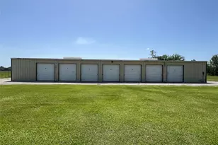 1515 N Mechanic St, El Campo, TX 77437 - Photo 9