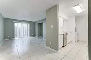 12615 Brookglade Cir, Houston, TX 77099 - Photo 11