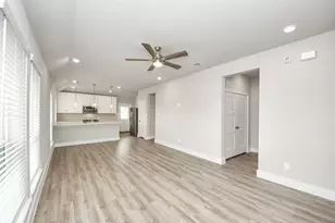 239 Bay Laurel Dr, Alvin, TX 77511 - Photo 9