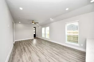 239 Bay Laurel Dr, Alvin, TX 77511 - Photo 11