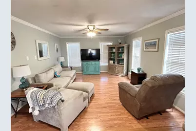 151 Neptune, Bay City, TX 77414 - Photo 3