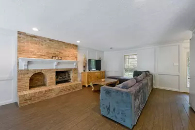 2824 S Logrun Circle, The Woodlands, TX 77380 - Photo 9