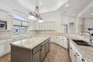 1215 Bourbon St, Bridge City, TX 77611 - Photo 11