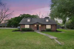 5311 Riverview Dr, Alvin, TX 77511 - Photo 3