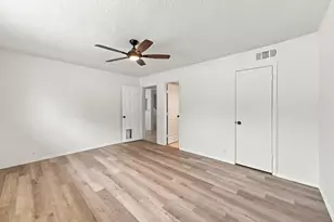 6910 Indian Falls Dr, Houston, TX 77489 - Photo 25