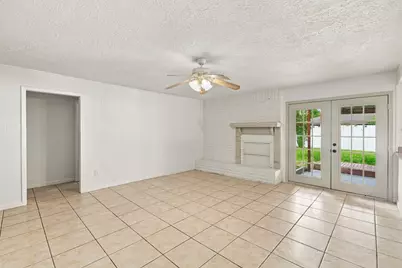 6910 Indian Falls Drive, Houston, TX 77489 - Photo 13