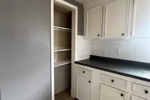 7933 Brays St, Houston, TX 77012 - Photo 5